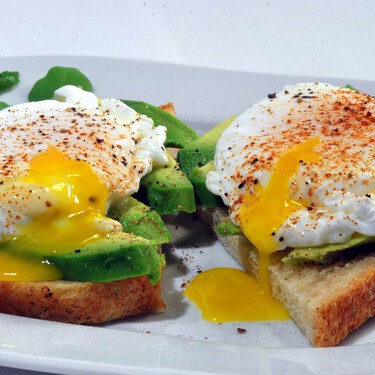 Huevos escalfados sin ensuciar y en dos minutos con este accesorio por menos de 9 euros