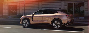 Probamos el Lynk & Co 08: un SUV híbrido enchufable con la autonomía de un diésel y tan recomendable si quieres un coche cómodo como un smartphone con ruedas