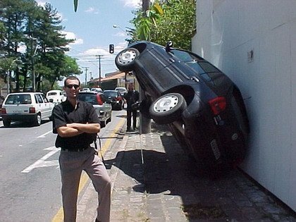 Volkswagen Touareg colgado