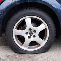 Alguien ha tirado al menos 7 kg de clavos y tornillos en esta carretera de Burgos donde ya han pinchado decenas de conductores. Nadie sabe quién es el culpable