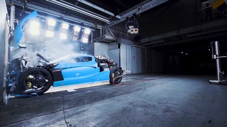 Este video del Rimac C Two nos demuestra cómo se destruyen 2 MDD en una prueba de choque