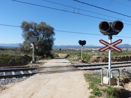 Google Maps comienza a mostrar los pasos a nivel para mejorar la seguridad entre coches y trenes