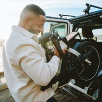 Sprinter vende en su outlet la bicicleta eléctrica plegable con aspecto de moto, gran autonomía y a casi mitad de precio 