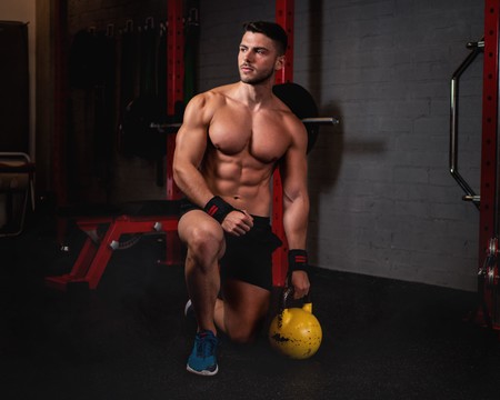 A primera hora de la mañana, en la pausa de mediodía o por la noche: ¿a qué hora es mejor entrenar en el gimnasio?