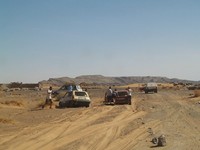 Oasis Raid 2015: solidaridad en el desierto a bordo de utilitarios de los años 80 y 90