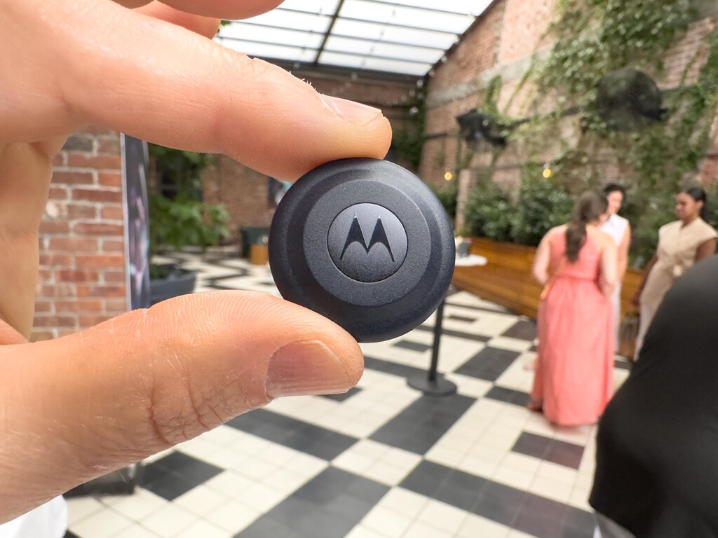 Motorola ya tiene listo su rival para el AirTag de Apple: así es la moto tag