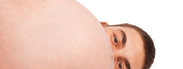 Los futuros papás también los tienen: seis síntomas de embarazo en el hombre