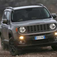 El Jeep Renegade, como buen Jeep, ya juega  las series limitadas con esta Night Eagle