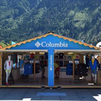 Columbia está arrasando con su polar este invierno: cuesta menos de 20 euros, es muy calentito y ya es el más vendido  