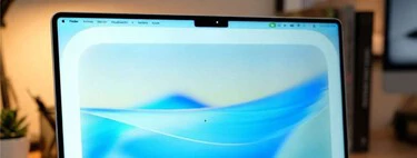 El truco de abrir una página en blanco para iluminarte la cara se ha acabado. Apple lo ha convertido en una función nativa en macOS 26.2