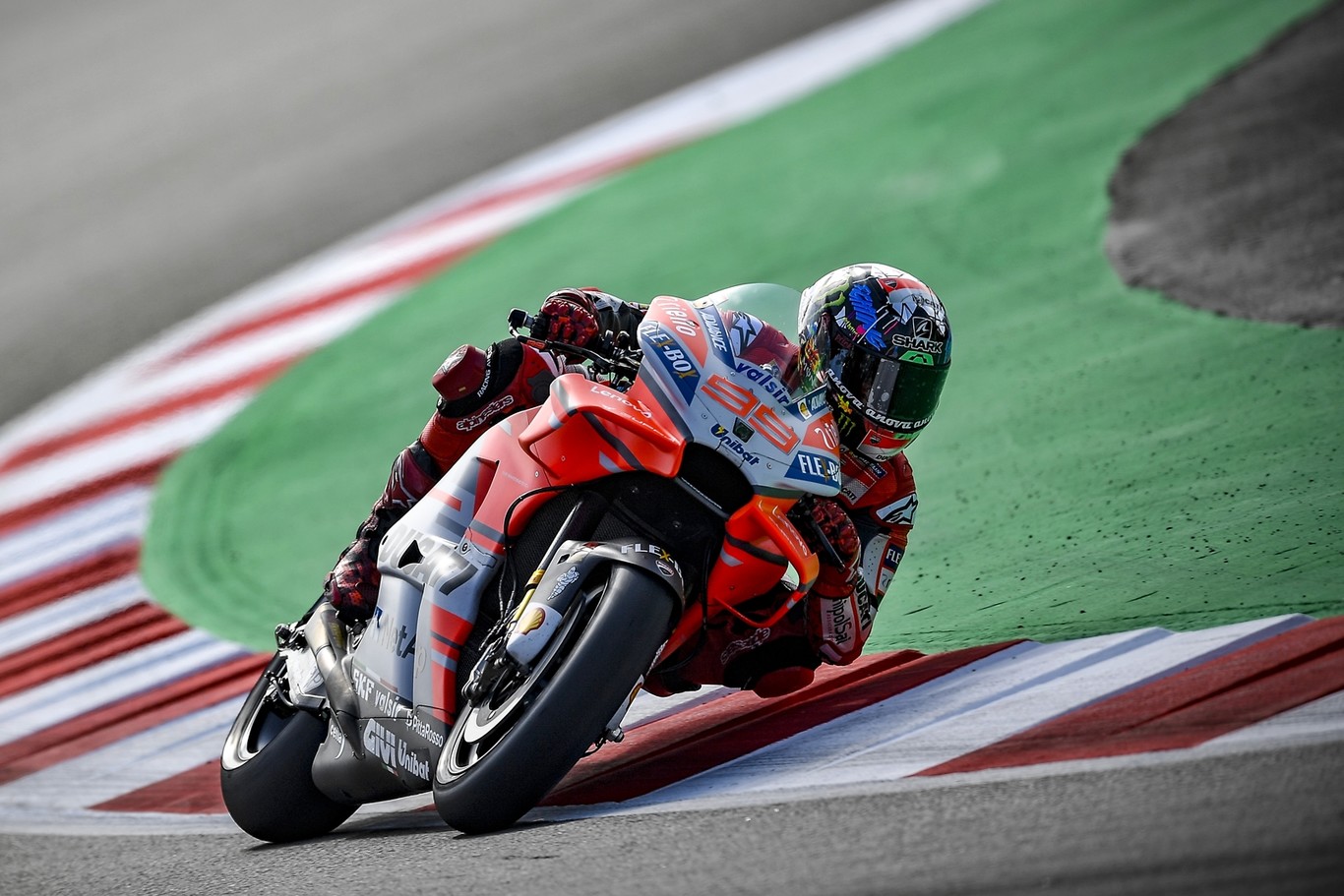 ¡Demoledor! El martillo de Jorge Lorenzo golpea Catalunya para sumar la segunda victoria consecutiva en MotoGP