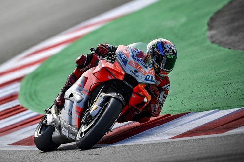 ¡Demoledor! El martillo de Jorge Lorenzo golpea Catalunya para sumar la segunda victoria consecutiva en MotoGP