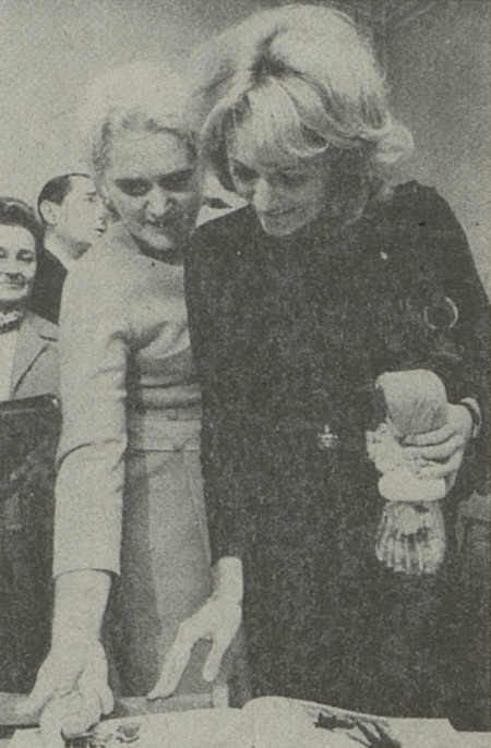 Vesna Vulovic Right During Her Visit In Czechoslovakia November 1972