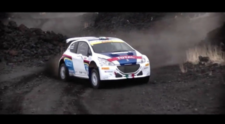 Recorriendo el Volcan Etna en un Peugeot 208 T16