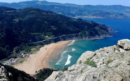 08 Playa de Laga. ©Turismo de Euskadi.