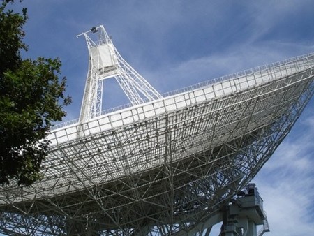 El observatorio que recogía extrañas señales de radio