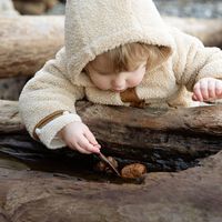 ¿Tu hijo te regala piedras?: por qué lo hace y qué es lo que realmente quiere decirte con este gesto