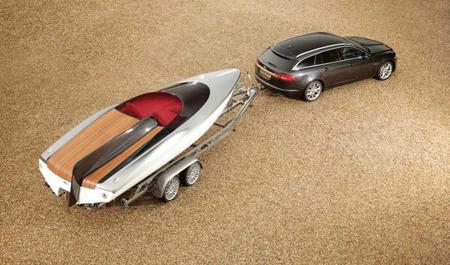 Jaguar XF Sportbrake con Concept Speedboat