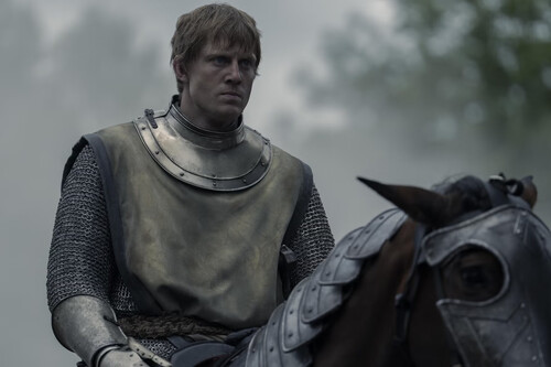 El creador de 'El caballero de los siete reinos' explica por qué suena el tema de 'Juego de tronos' en la escena más escatológica: "¿Qué mejor llamada a la grandeza?" 