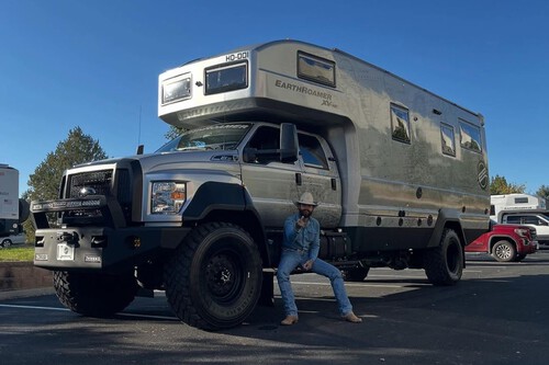 Post Malone Autocaravana EarthRoamer