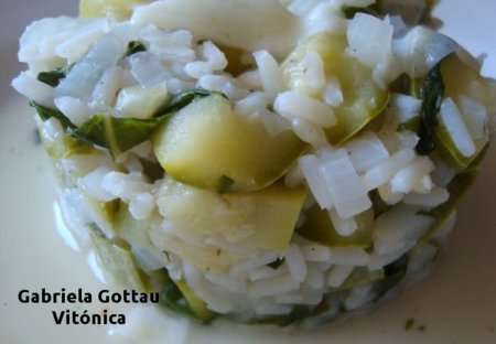 Arroz con rúcula y calabacín. Receta saludable