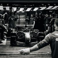 Adrian Newey lo ha vuelto a hacer. El nuevo Aston Martin de F1 es una radical virguería técnica distinta a todos los demás, pero ya se ha parado 