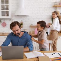 Ya está en vigor: los trabajadores pueden pedir la adaptación de su jornada laboral o teletrabajar si tienen hijos menores de 12 años 
