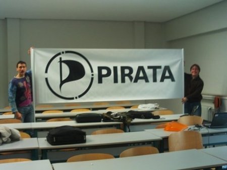 El Partido Pirata contesta al abogado de Ramoncín y a su plan para acabar con la "piratería"