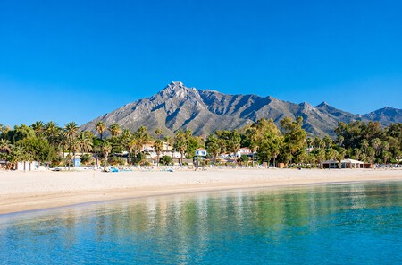 Pueblo Costero Espana Bonito Casas Colores Isabel Preysler Vacaciones Destino Verano Playa Restaurantes