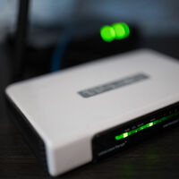 Japón le acaba de declarar la "guerra" a China: un sistema operativo para redes de fibra como alternativa a Huawei 