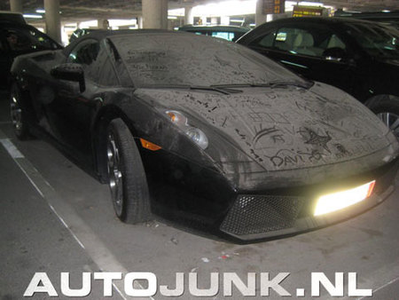 Lamborghini Gallardo abandonado