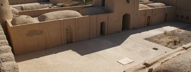 El calor cambia tu humor. Un egipcio lo entendió hace 40 años y diseñó un pueblo que “sudaba” para enfriarse 