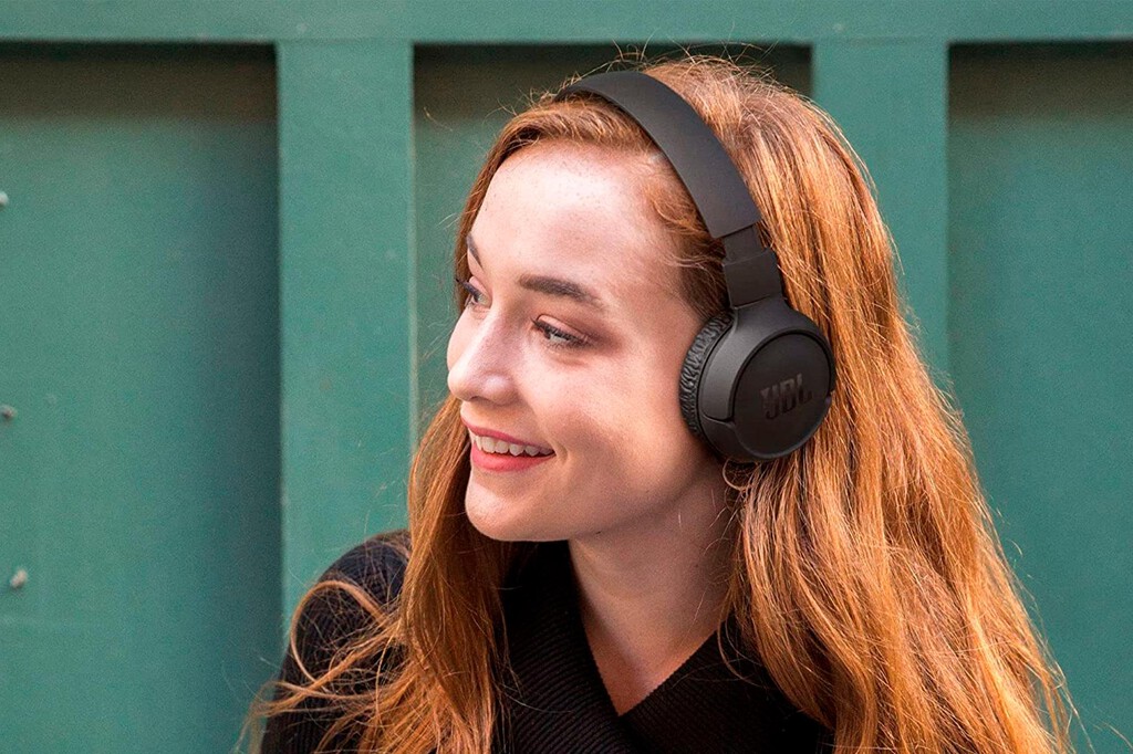 Esta es la oferta en auriculares Bluetooth de diadema que no podrás pasar por alto hoy: calidad JBL a precio de derribo 