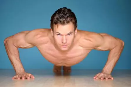 Evoluciona con tus flexiones para intensificar el entrenamiento