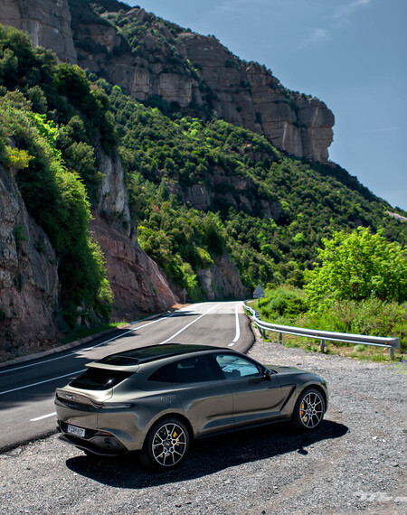 Aston Martin Dbx Prueba