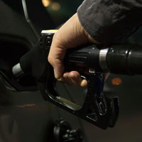 El impuesto al diésel se retrasa: lo más probable es que no tengamos que pagar más por él a partir de enero