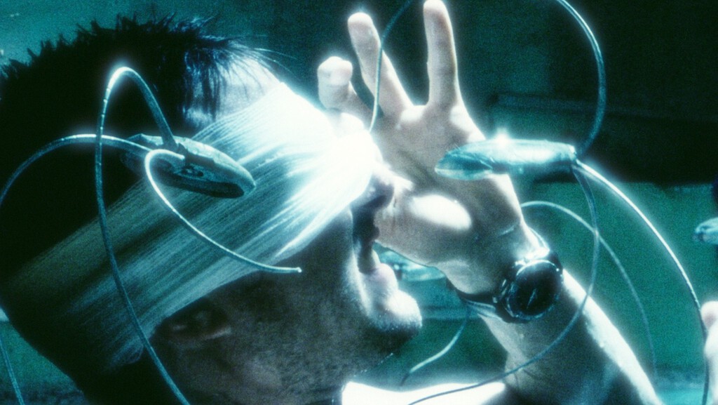 La mejor película de ciencia ficción de 2002 regresa con su versión definitiva. Un impresionante thriller que ahora presenta su codiciado steelbook