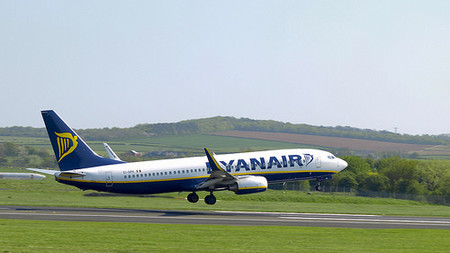 Ryanair cancela las reservas hechas por las agencias