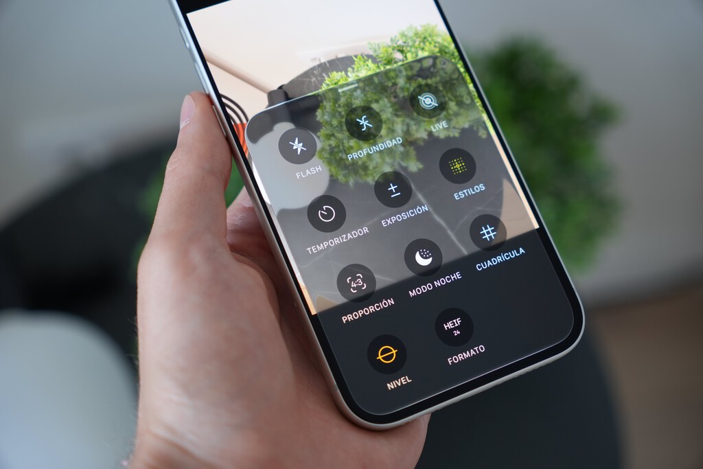He probado la nueva cámara de iOS 27: un sutil cambio de botones delata al iPhone 18 Pro