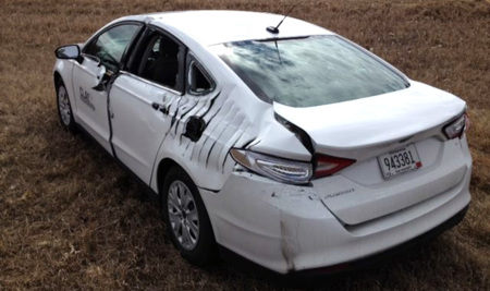 Ford Fusion "rebanado" en un aterrizaje de emergencia