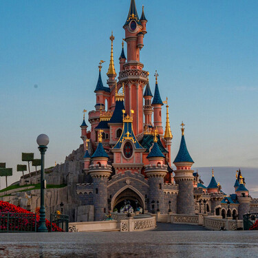 Disney se ha gastado más de 5.700 millones de euros en Disneyland París. Treinta años después aún no ha recuperado ni la mitad