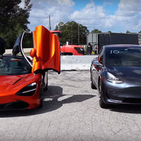 Vídeo: Tesla Model 3 vs McLaren 720S en un drag, ¿nos hemos vuelto locos?