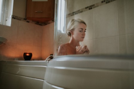 Un baño al año no hace daño, pero ojo con estas bacterias que pueden vivir en tu bañera