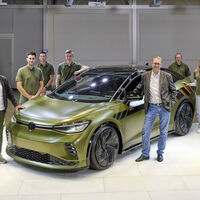 Volkswagen deja solos a sus aprendices y el resultado es este ID.5 tuning con pintura de Lamborghini y una discoteca móvil