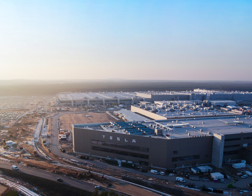 Tesla detiene su producción en Alemania: un grupo de extrema izquierda ha saboteado sus líneas eléctricas 