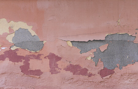 Muro De Hormigon Con Pintura Y Descamacion