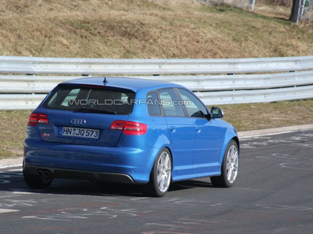 Audi RS3 (muleto de pruebas)