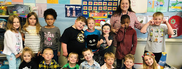 Todo el colegio aprende lengua de signos para comunicarse con su alumna sorda, una niña de seis años