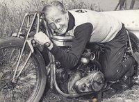 Motorpasión a dos ruedas: una mirada al pasado con Burt Munro, otra al futuro