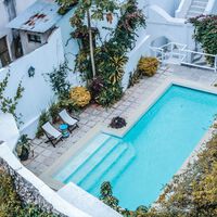 Vanesa alquila la piscina de su casa desde 24 €/hora: "Hay veces que ni siquiera estoy allí, ellos cierran la puerta y listo" 